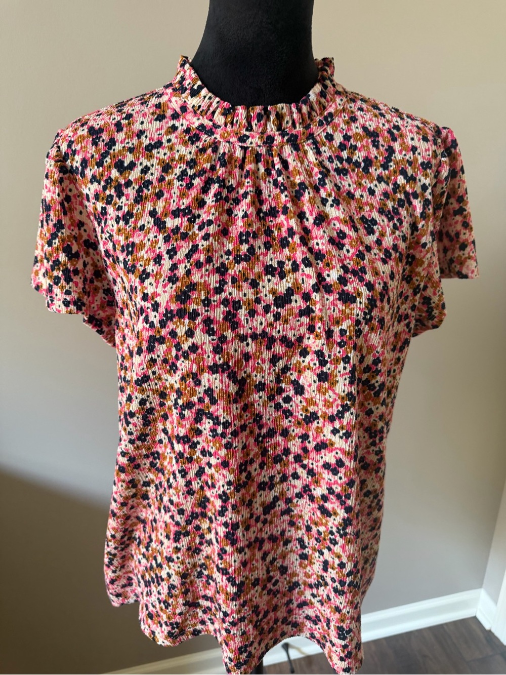 Ann Taylor Floral Print Short Sleeve Ruffled Neck Top - Pink Multi Large